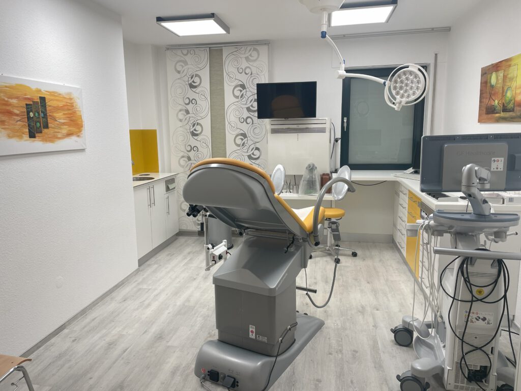 Untersuchung Praxis Dr. med. Susanne Thürlings